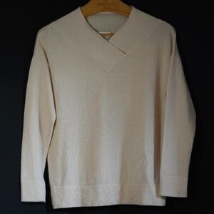 Cashmere Club Monaco Women's V Sweater - S/P Cream - Beautiful Condition!